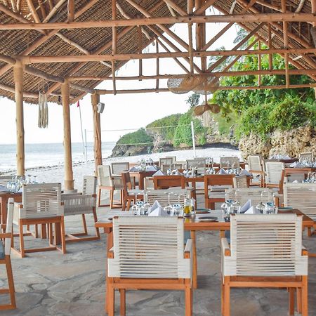 Diamonds Leisure Beach & Golf Resort Diani Beach Bagian luar foto