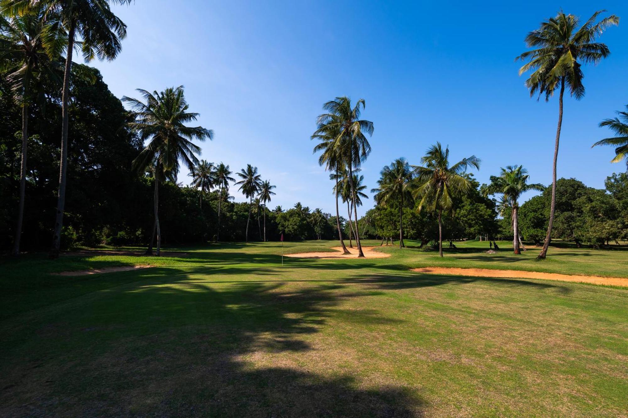 Diamonds Leisure Beach & Golf Resort Diani Beach Bagian luar foto Royal Colombo Golf Club