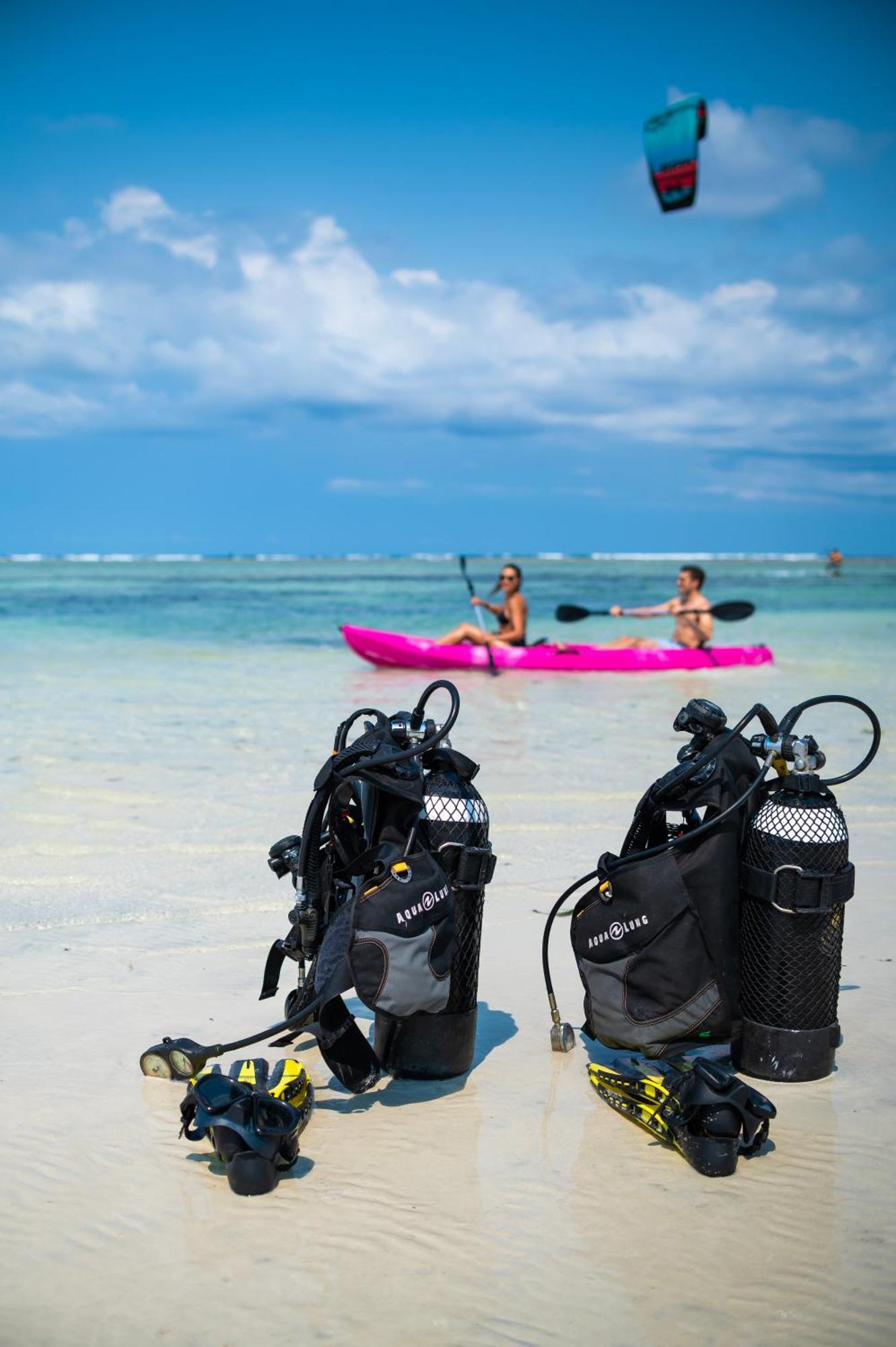 Diamonds Leisure Beach & Golf Resort Diani Beach Bagian luar foto Scuba diving equipment