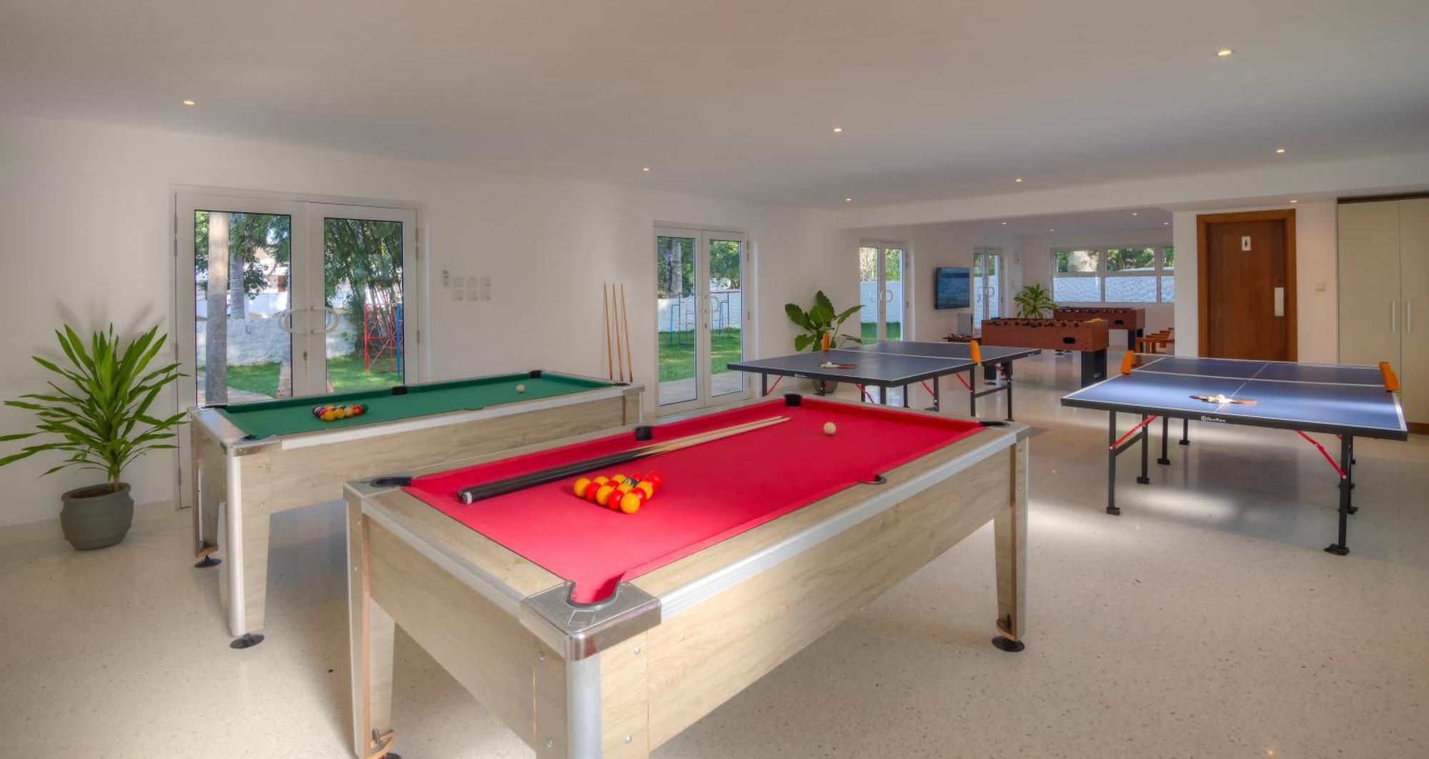 Diamonds Leisure Beach & Golf Resort Diani Beach Bagian luar foto The games room