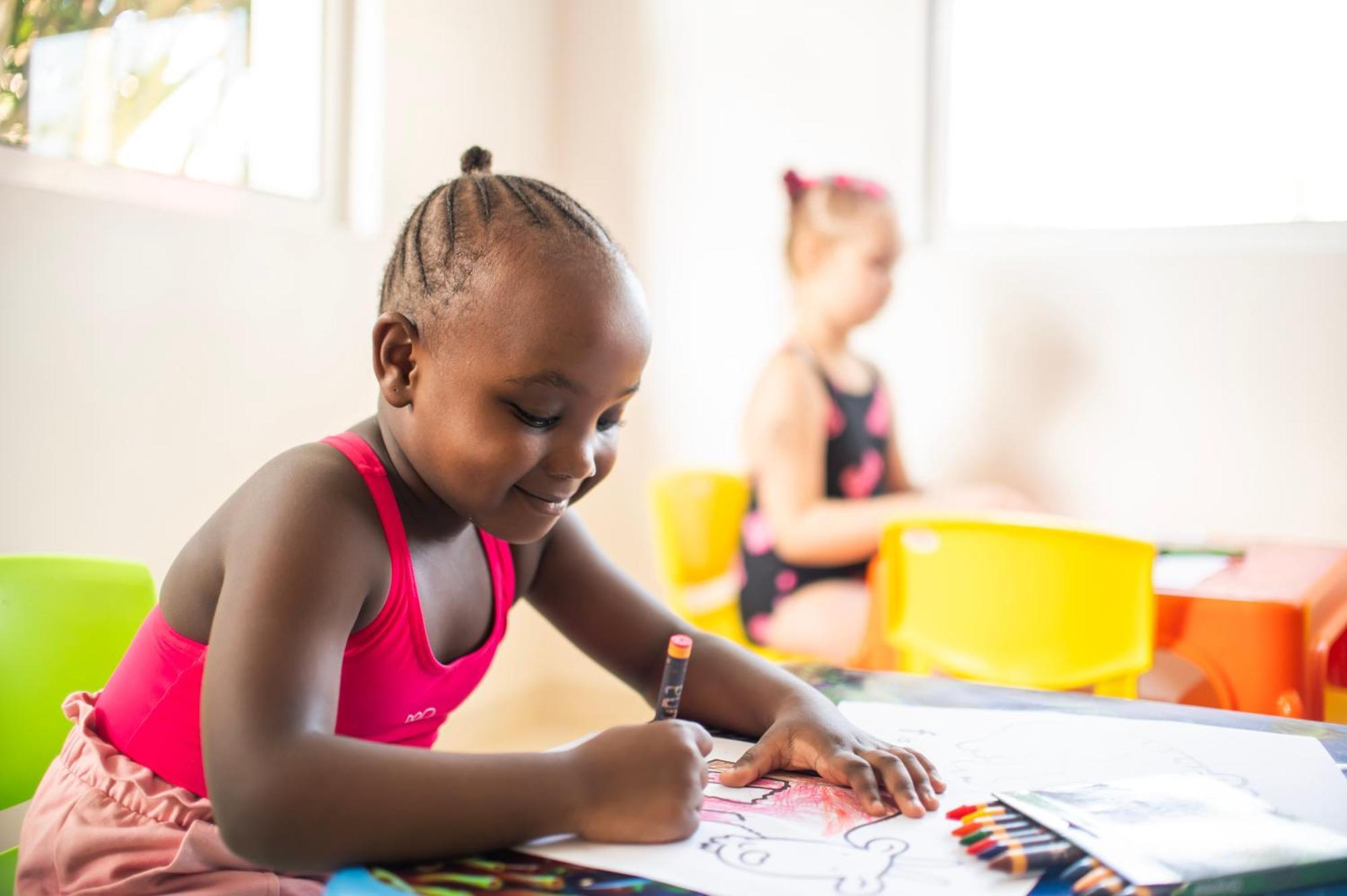 Diamonds Leisure Beach & Golf Resort Diani Beach Bagian luar foto Child colouring