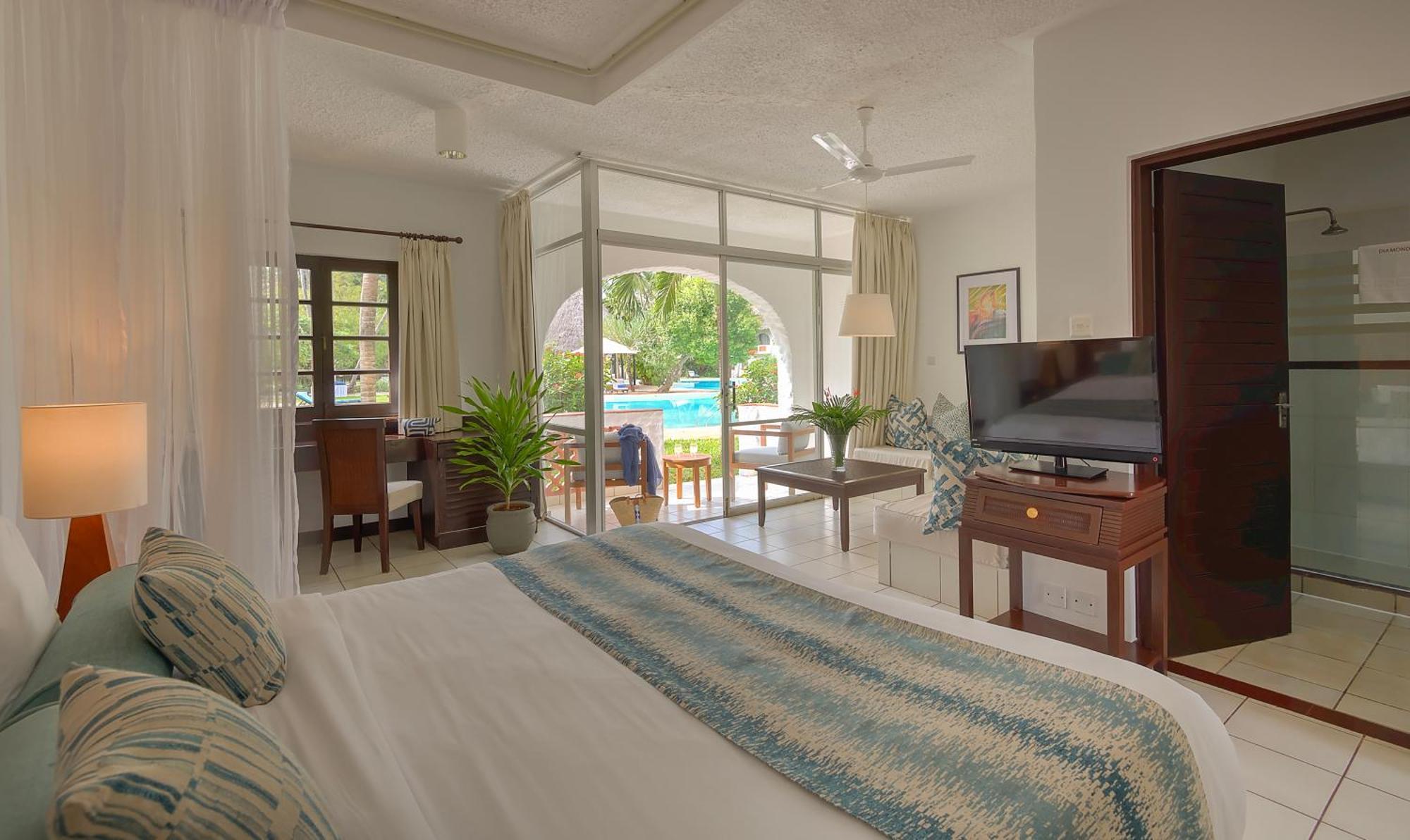 Diamonds Leisure Beach & Golf Resort Diani Beach Ruang foto A room at the hotel