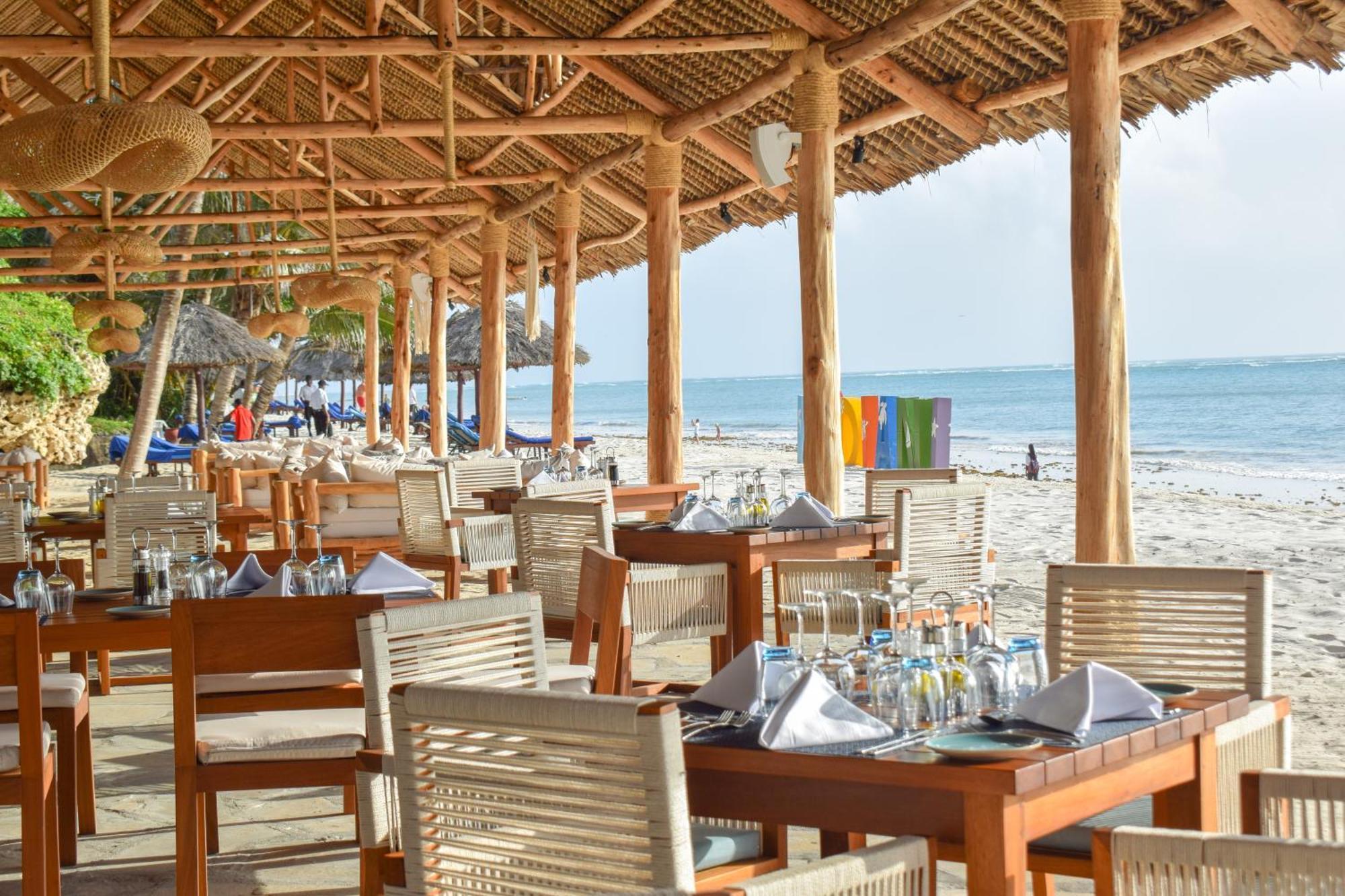 Diamonds Leisure Beach & Golf Resort Diani Beach Bagian luar foto