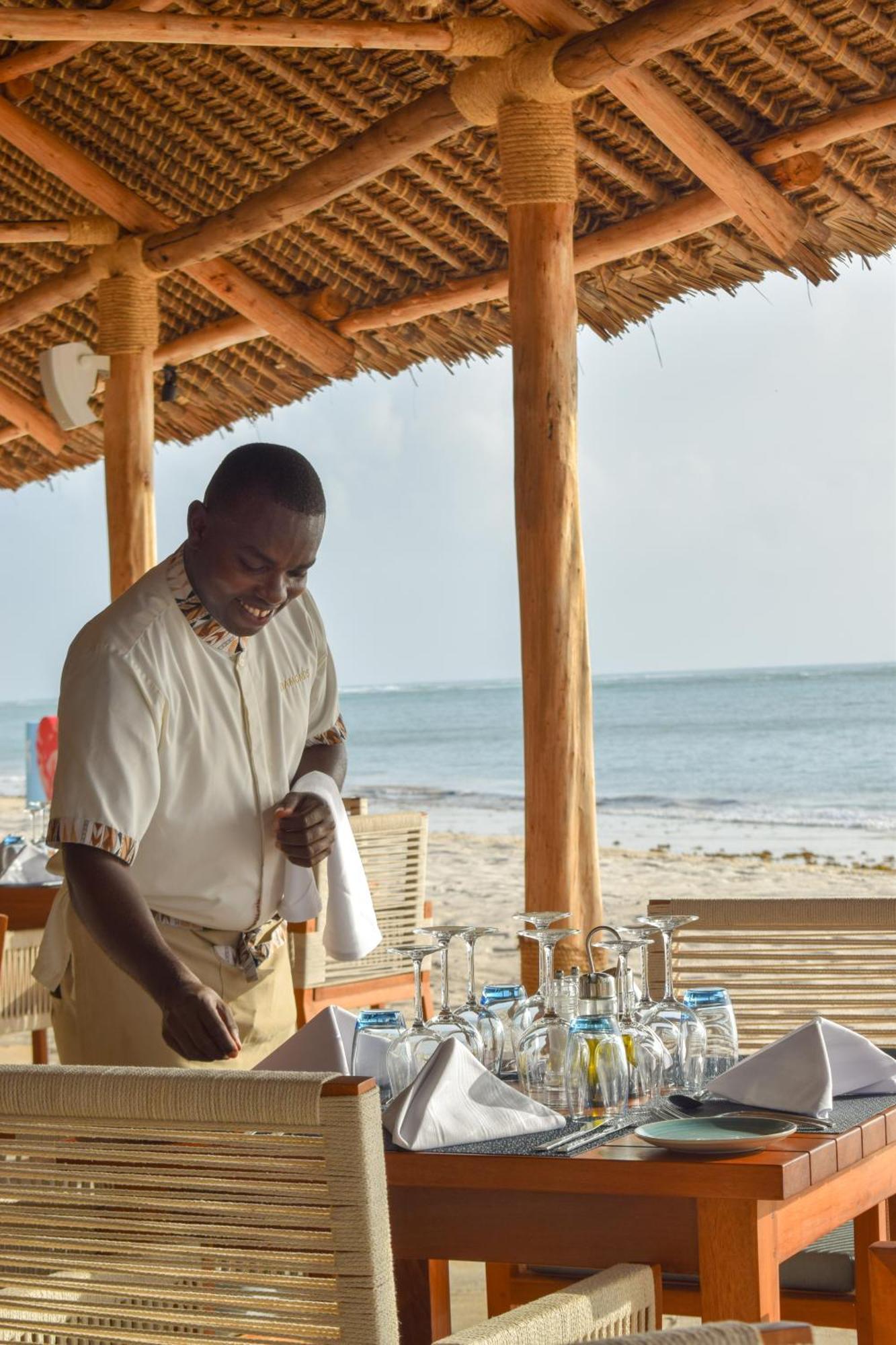 Diamonds Leisure Beach & Golf Resort Diani Beach Bagian luar foto